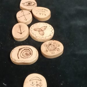 Séance Tirage Runes Sorcières en distanciel